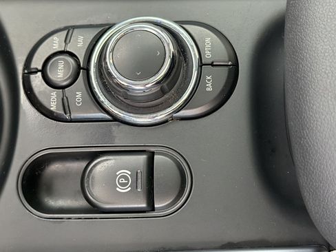 Used 2024 MINI Cooper Clubman S w/ Signature Upholstery Package FWD image 34