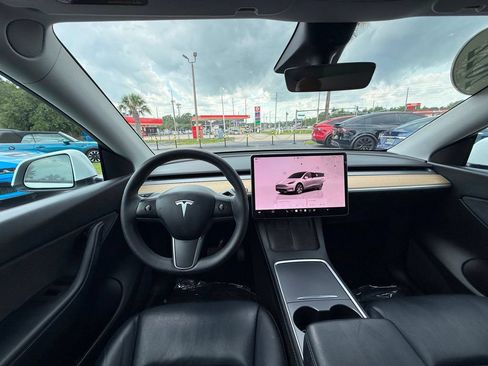 Used 2022 Tesla Model Y Long Range AWD/4WD image 17