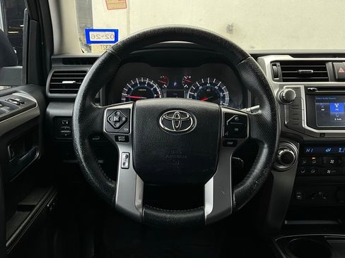 Used 2015 Toyota 4Runner Limited image 34