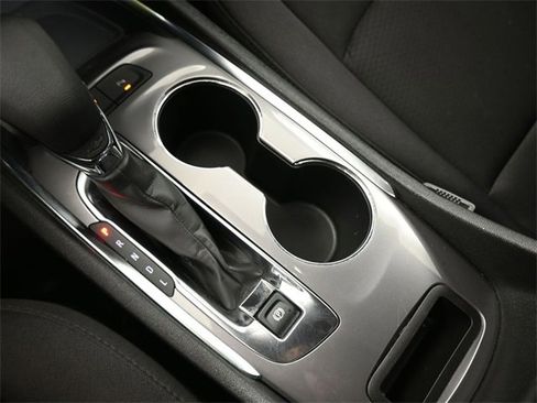 Used 2024 Chevrolet Malibu LT image 19