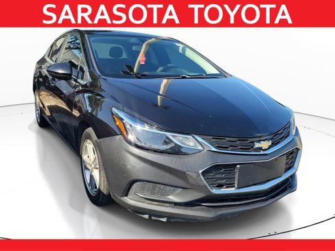 Used 2016 Chevrolet Cruze LT FWD image 1