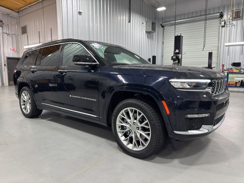 Used 2024 Jeep Grand Cherokee L Summit w/ Rear Seat Video Group I image 21