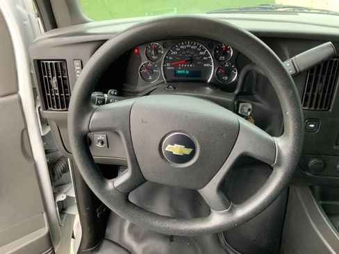 Used 2018 Chevrolet Express 2500 image 10
