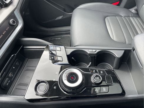 Used 2024 Kia Sportage SX Prestige image 31