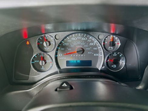 Used 2024 Chevrolet Express 2500 w/ Driver Convenience Package image 18