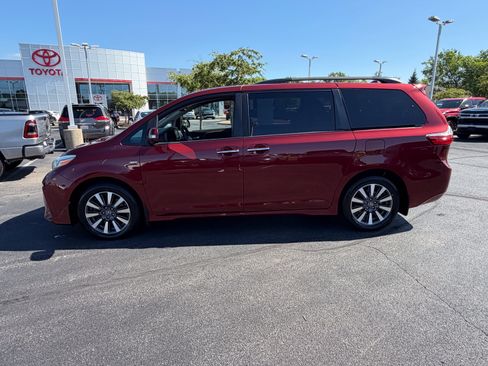 Used 2020 Toyota Sienna Limited Premium w/ Carpet Mat Package AWD/4WD image 6