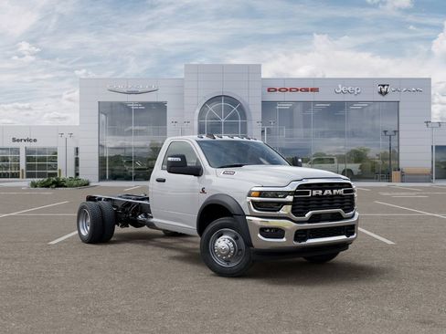 New 2026 RAM 5500 Tradesman w/ Chrome Appearance Group AWD/4WD image 5