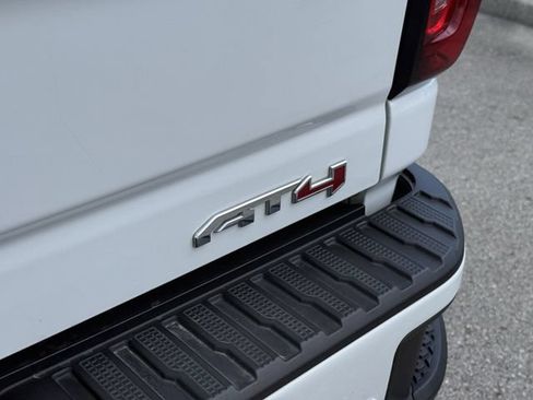 Used 2022 GMC Sierra 2500 AT4 w/ AT4 Premium Plus Package AWD/4WD image 11