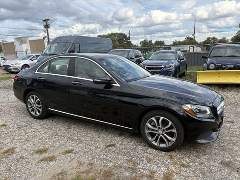 Used 2016 Mercedes-Benz C 300 4MATIC Sedan image 4