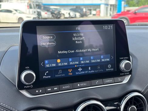 Used 2025 Nissan Sentra SV FWD image 4