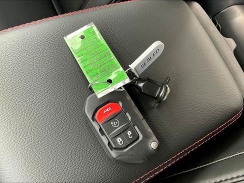 New 2025 Jeep Gladiator Rubicon w/ Convenience Group image 22