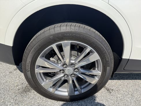 Used 2025 Cadillac XT5 Premium Luxury FWD image 14