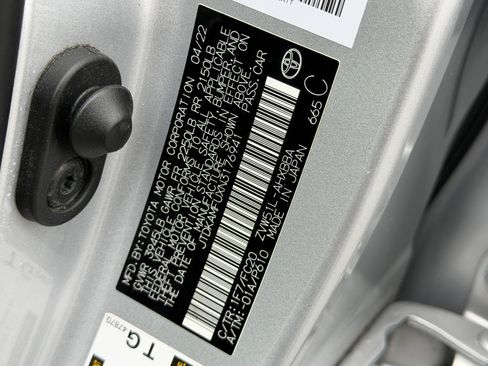 Used 2022 Toyota Prius L Eco FWD image 27