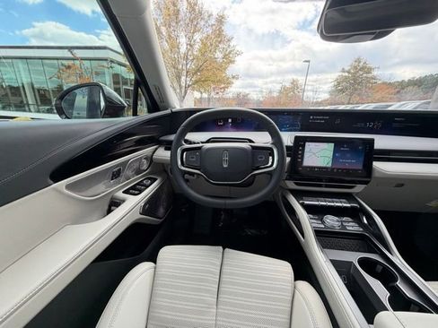 New 2026 Lincoln Nautilus Reserve image 9