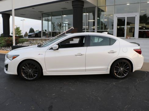 Used 2022 Acura ILX FWD image 2