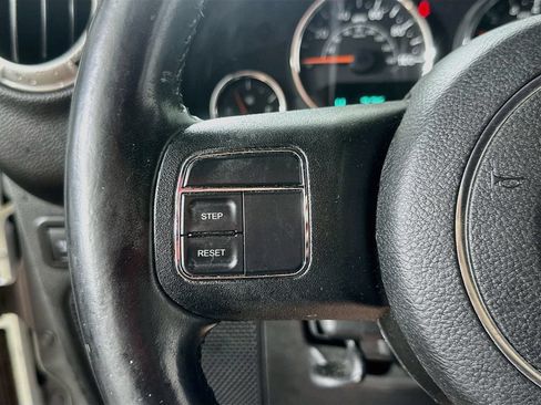 Used 2015 Jeep Wrangler Unlimited Rubicon AWD/4WD image 21