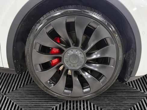 Used 2022 Tesla Model Y Performance image 12