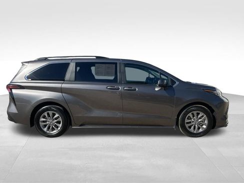 Used 2022 Toyota Sienna LE FWD image 8