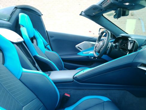 Used 2021 Chevrolet Corvette Stingray Premium Conv w/ Z51 Performance Package RWD image 20