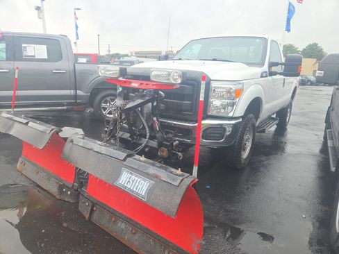 Used 2016 Ford F250 XL w/ Power Equipment Group AWD/4WD image 1