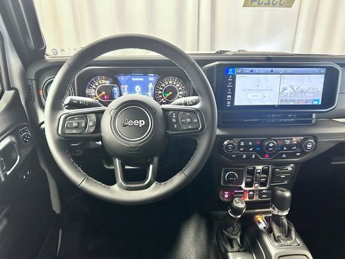 New 2026 Jeep Gladiator Mojave image 3