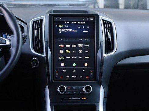 Certified 2024 Ford Edge SEL image 22