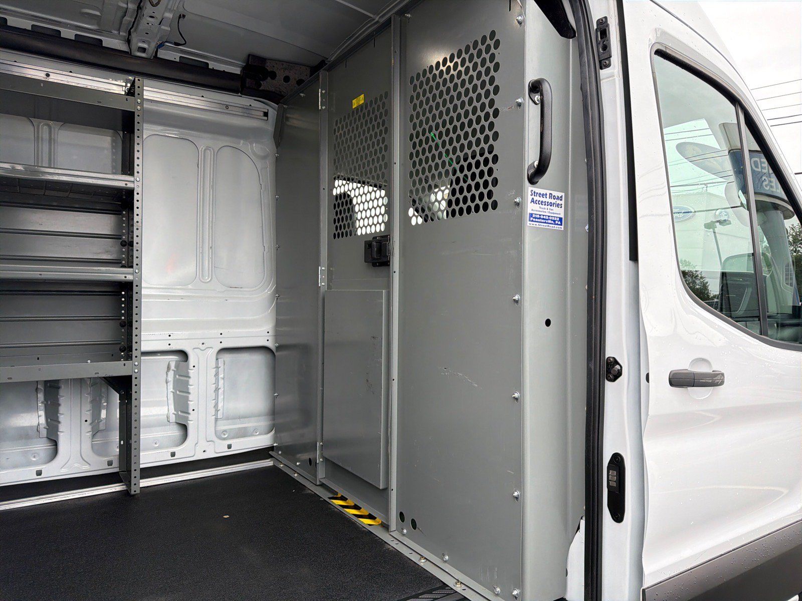 Used 2023 Ford Transit 250 Medium Roof RWD image 5