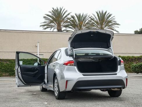 Used 2025 Toyota Corolla LE FWD image 26