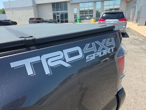 Certified 2020 Toyota Tacoma TRD Sport w/ TRD Premium Sport Package AWD/4WD image 7