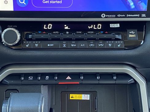 Used 2024 Toyota Tundra Limited image 15