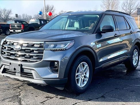 New 2026 Ford Explorer Active w/ Active Comfort Package image 2