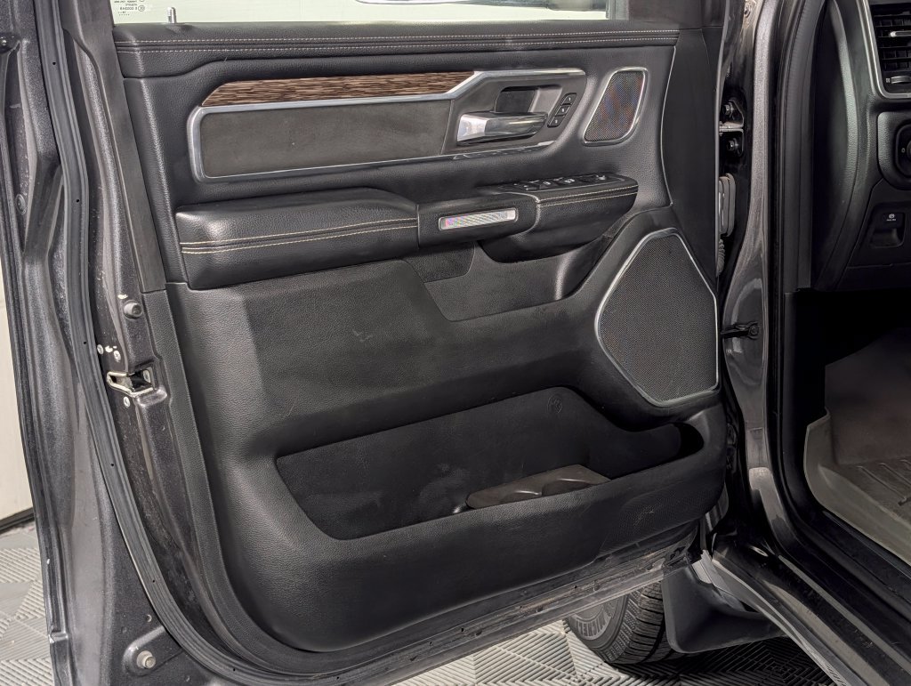 Used 2019 RAM 1500 Laramie AWD/4WD image 24