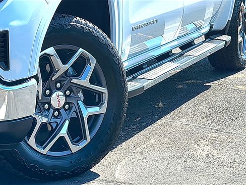 Used 2026 GMC Sierra 1500 SLT AWD/4WD image 3