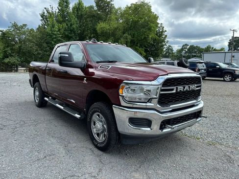 Used 2024 RAM 2500 Tradesman w/ Chrome Appearance Group AWD/4WD image 7