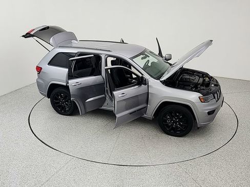 Used 2021 Jeep Grand Cherokee Laredo X AWD/4WD image 39