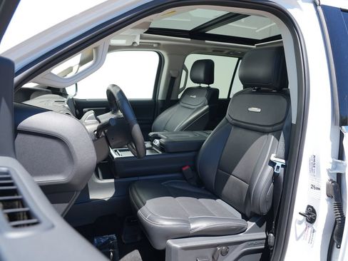 Used 2025 Ford Expedition Platinum AWD/4WD image 12
