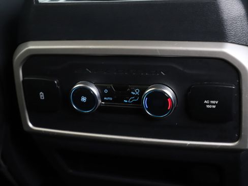 Used 2024 Ford Expedition Max XLT image 17