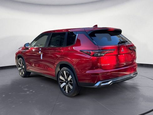 New 2026 Mitsubishi Outlander SE image 3