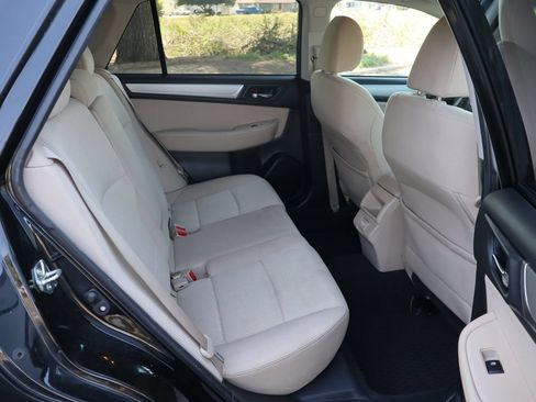 Used 2018 Subaru Outback 2.5i Premium AWD/4WD image 20