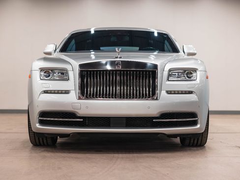 Used 2015 Rolls-Royce Wraith image 8