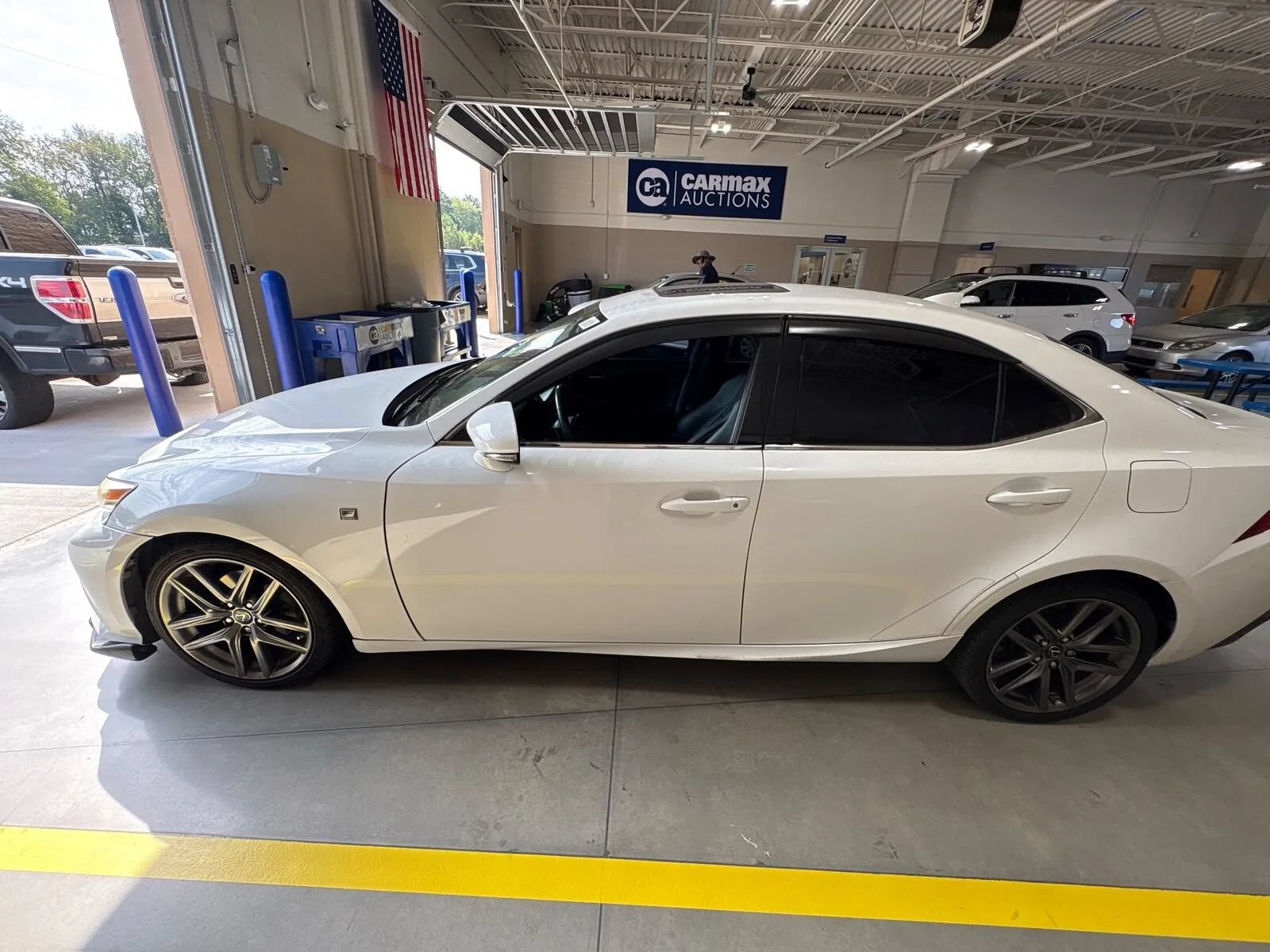 Used 2014 Lexus IS 250 w/ F-Sport Package RWD image 4
