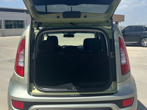 Used 2013 Kia Soul + FWD image 9