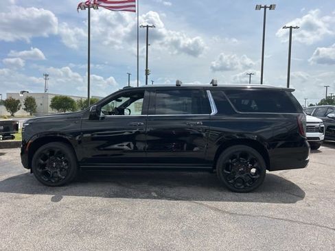 New 2026 Chevrolet Suburban High Country AWD/4WD image 6