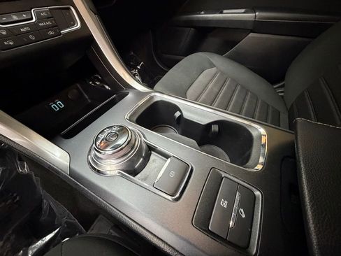 Used 2019 Ford Fusion SE image 19