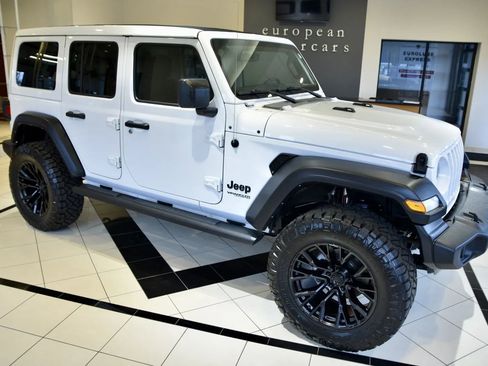 Used 2022 Jeep Wrangler Sport S w/ Sun And Sound Package image 8