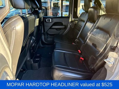 Used 2018 Jeep Wrangler Unlimited Sahara image 14