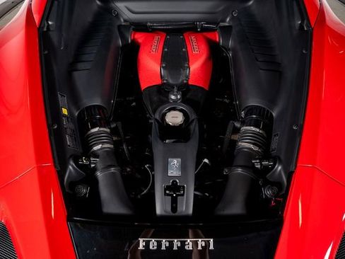 Certified 2020 Ferrari F8 Tributo RWD image 9