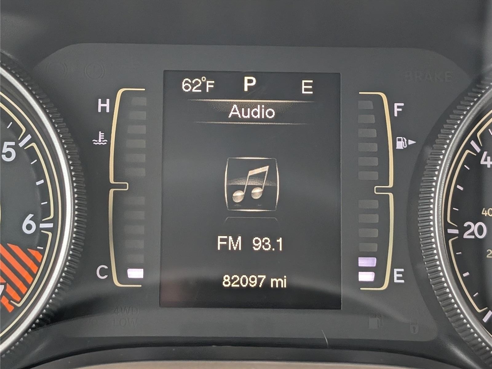 Used 2015 Jeep Cherokee Latitude FWD image 26