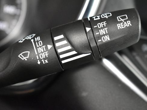 Used 2025 Chevrolet Blazer LT image 24