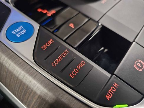 Used 2025 BMW i4 xDrive40i w/ Parking Assistance Package image 21